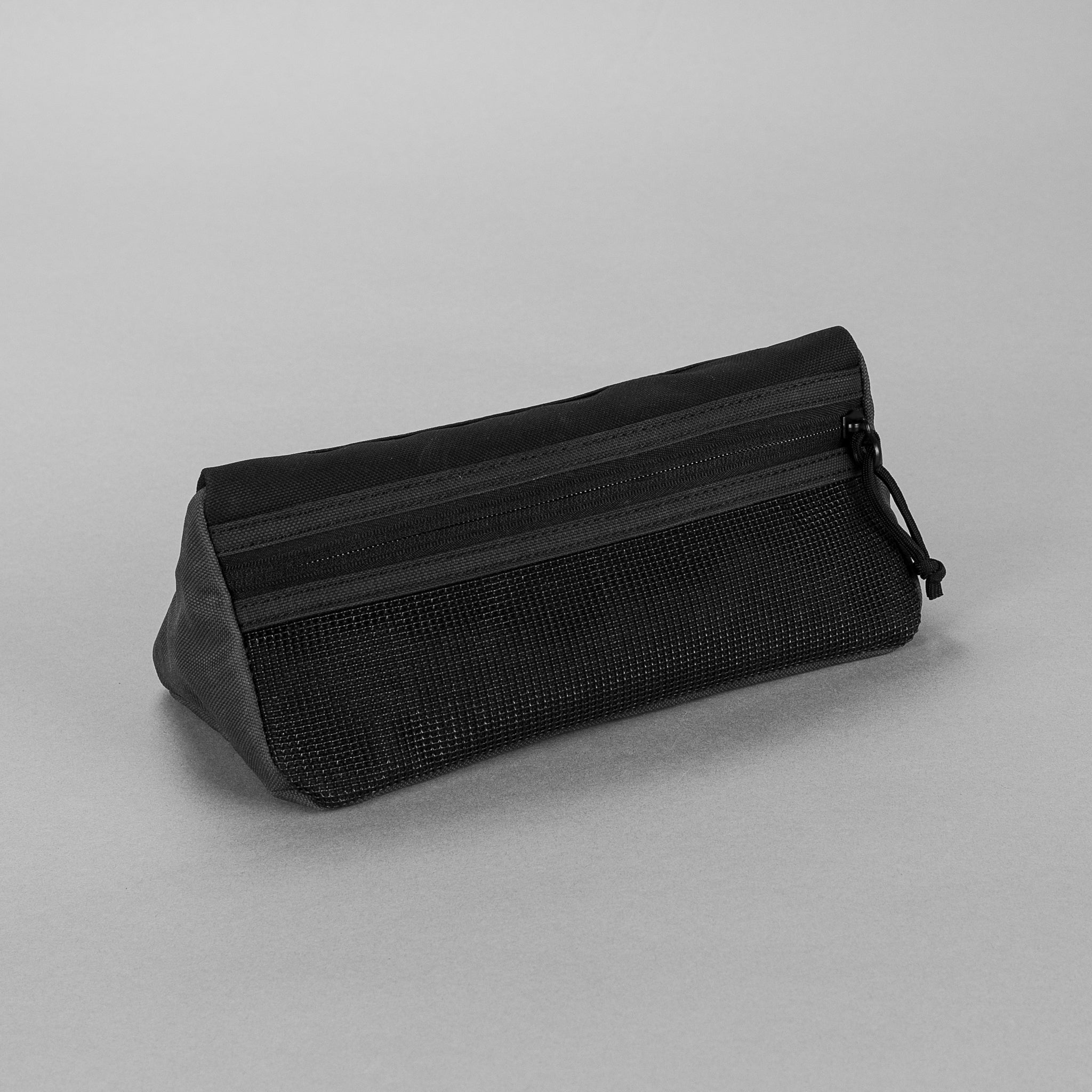 Liv Triangle Pouch