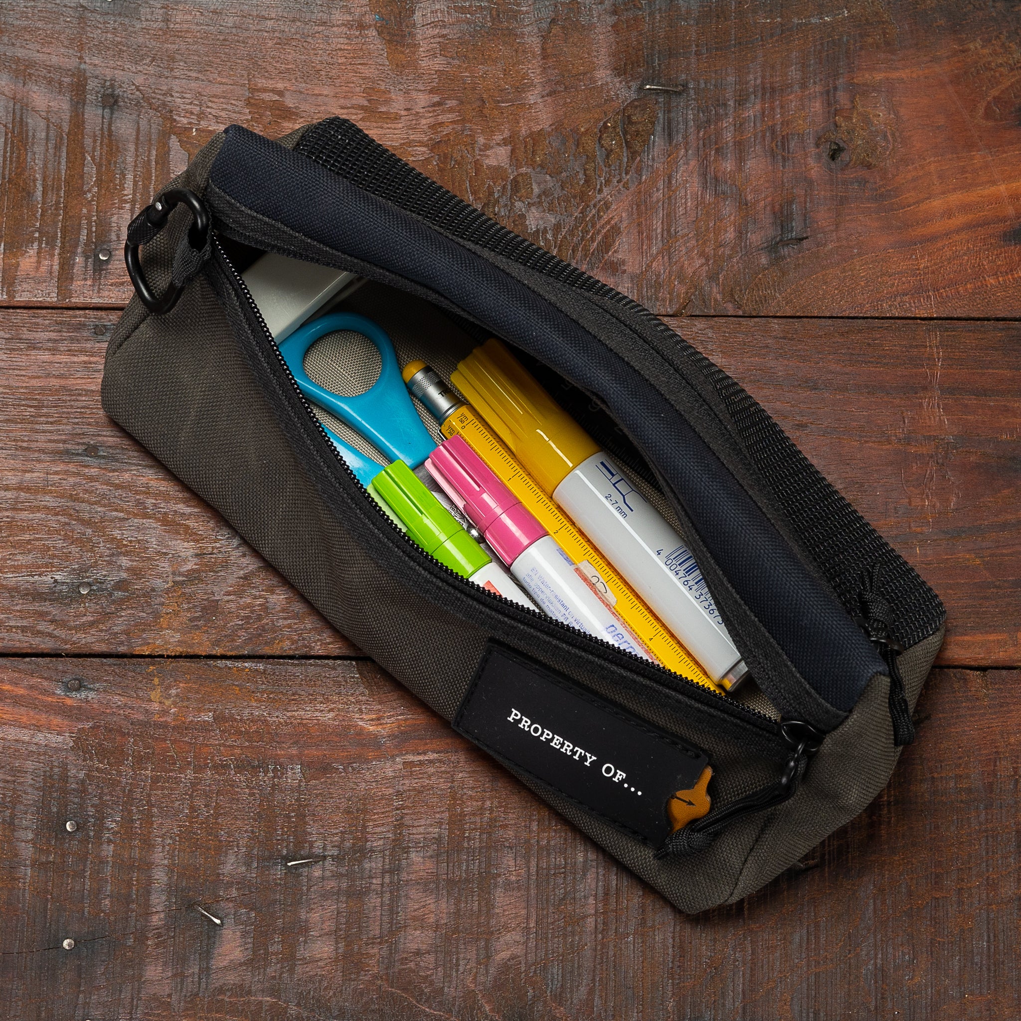 Liv Triangle Pouch