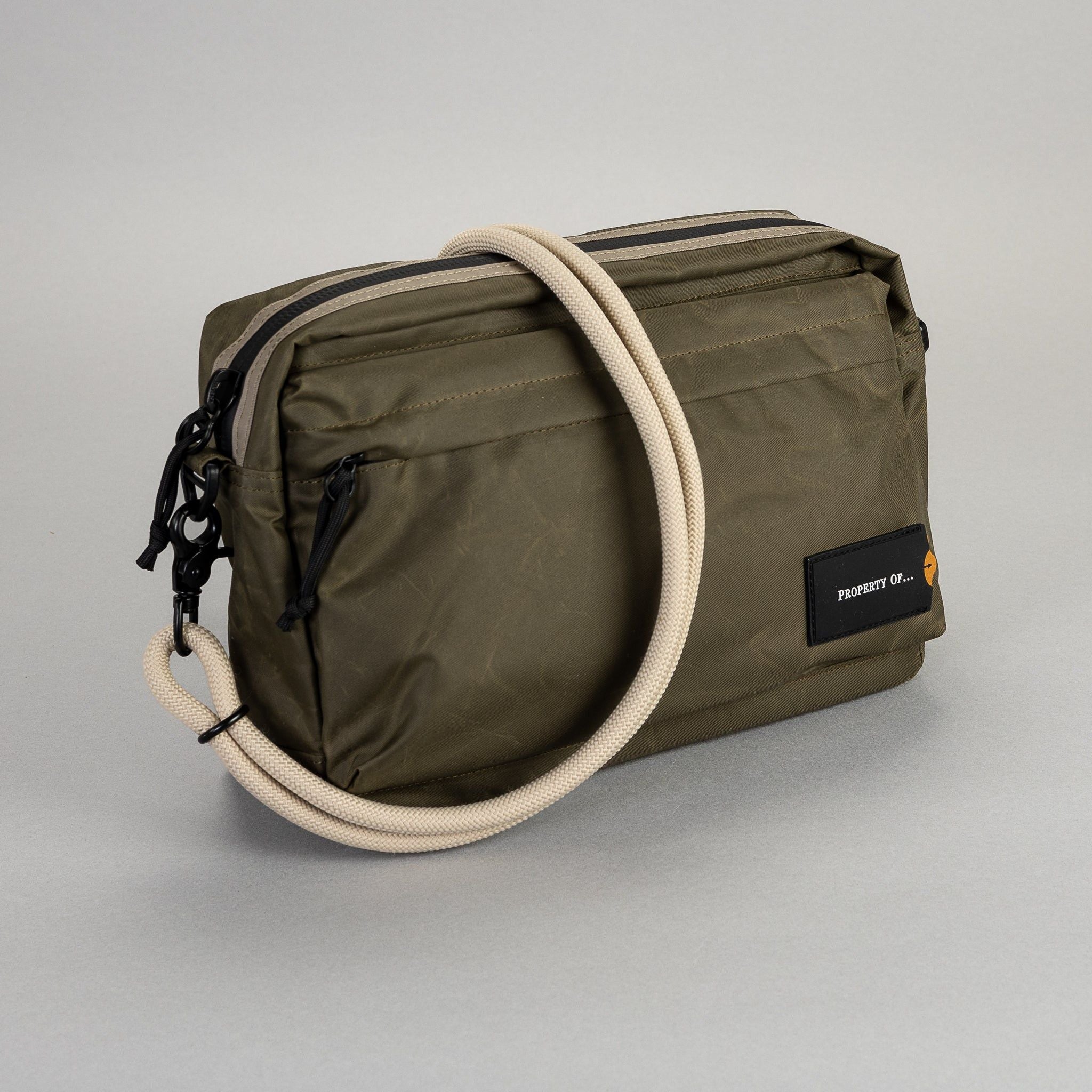 dunkel-oliv-khaki